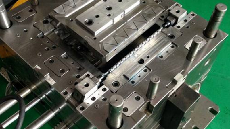 深圳塑膠模具廠，塑膠模具配件有哪些?