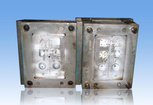 深圳塑膠模具廠，塑料模具零配件的熱處理工藝介紹